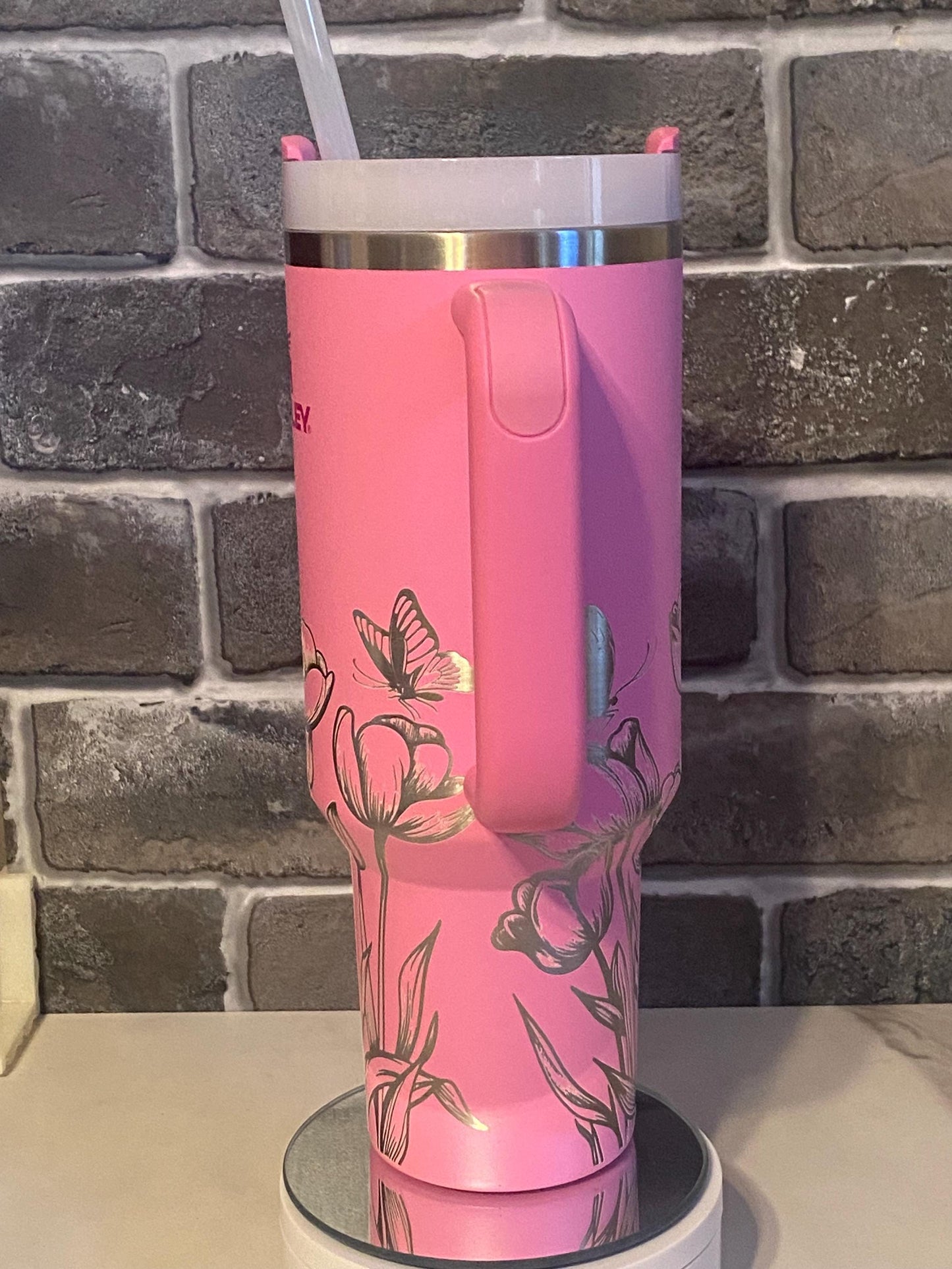 Tulip Laser Engraved Tumbler - Custom Floral Drinkware - Perfect Gift for Garden Lovers, Birthdays, and Special Occasions