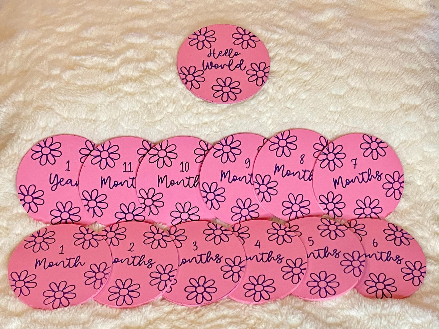 Daisy Acrylic Baby Milestone Discs – Floral Baby Monthly Milestone Markers – Newborn Photo Prop – Baby Shower Gift