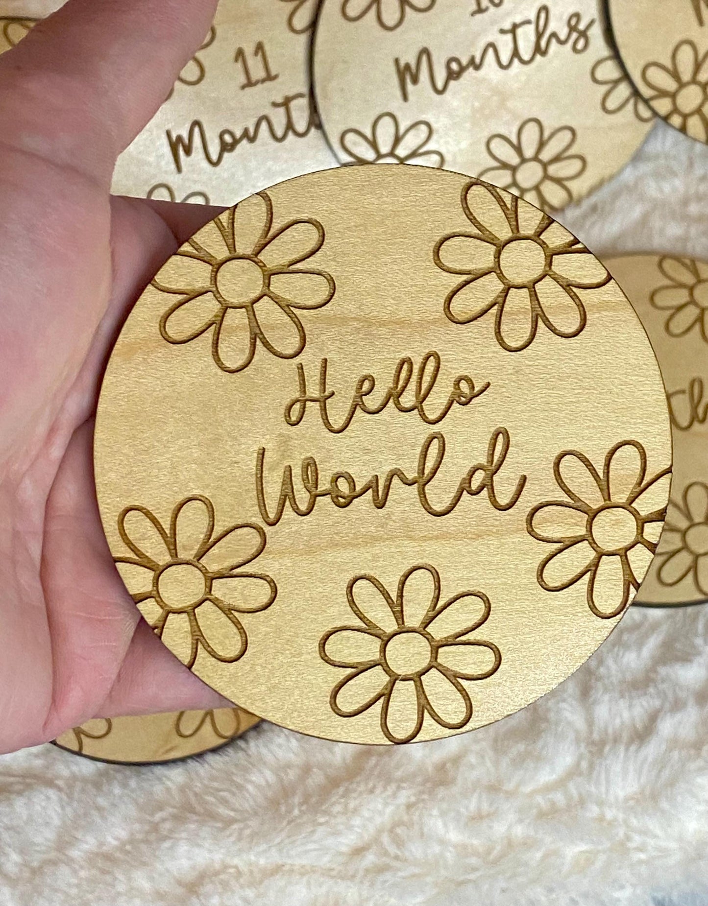 Daisy Acrylic Baby Milestone Discs – Floral Baby Monthly Milestone Markers – Newborn Photo Prop – Baby Shower Gift